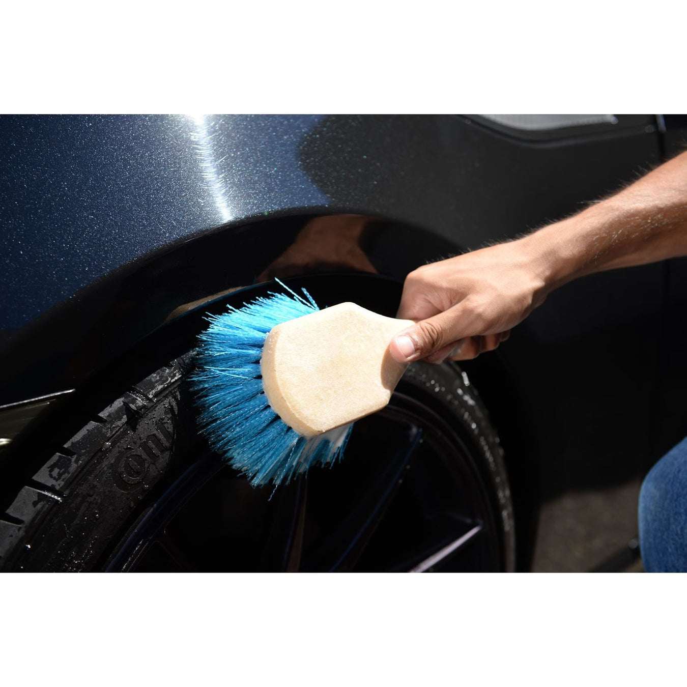 wheel and tire cleaning accessories